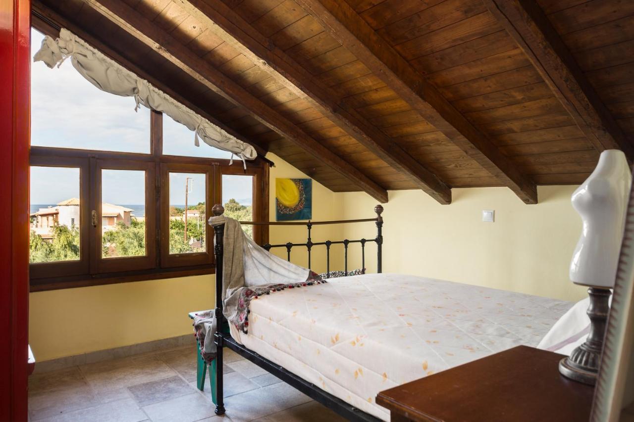 Beachfront Villa Meliti Ágios Matthaíos Bagian luar foto