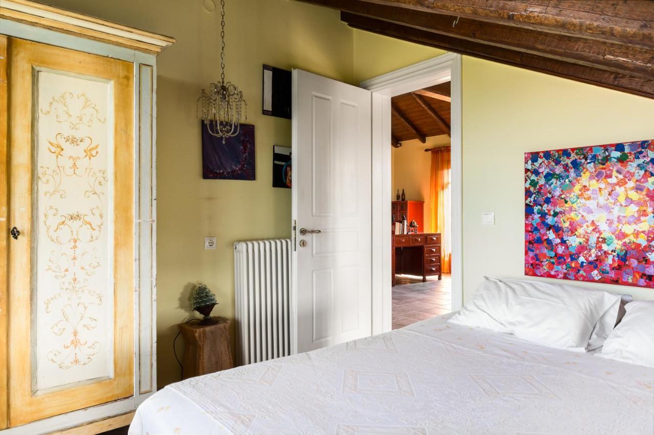 Beachfront Villa Meliti Ágios Matthaíos Bagian luar foto