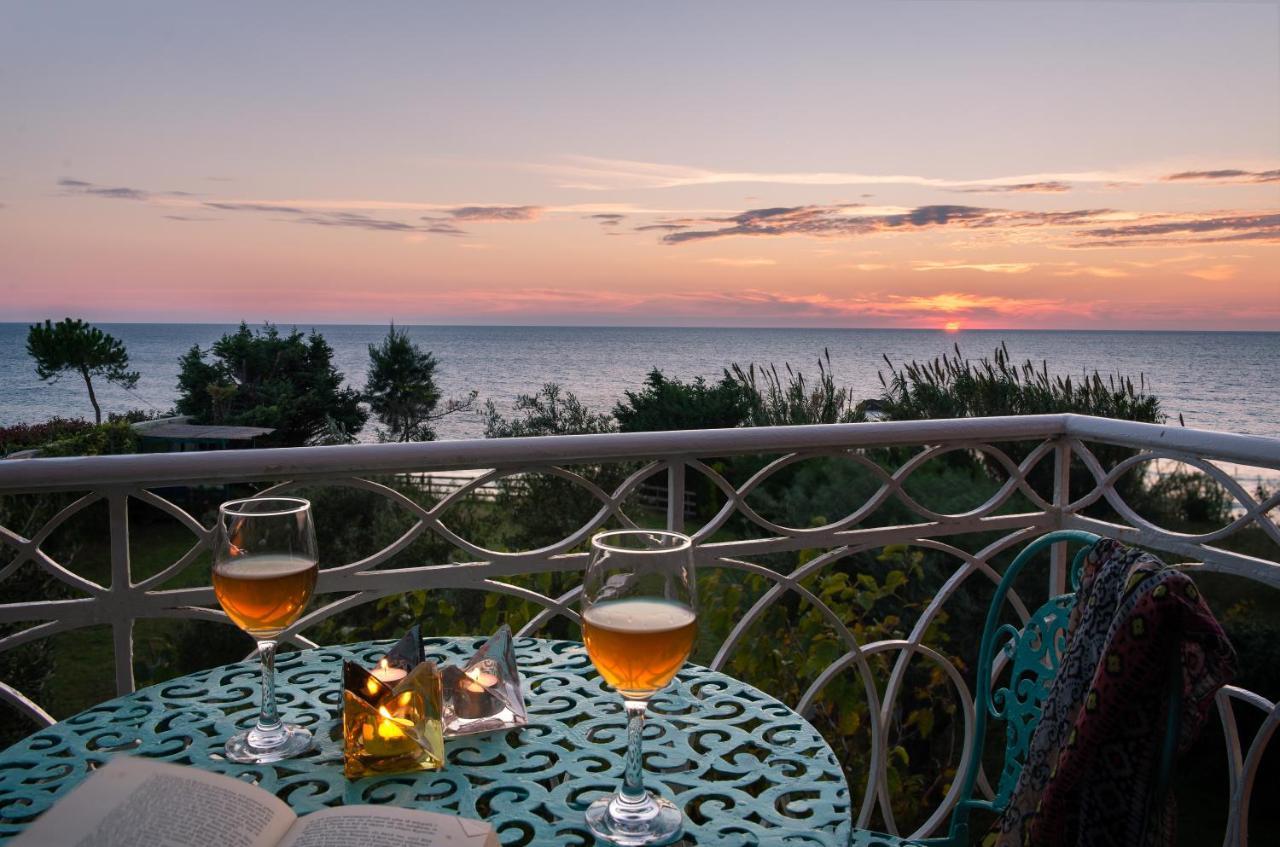 Beachfront Villa Meliti Ágios Matthaíos Bagian luar foto
